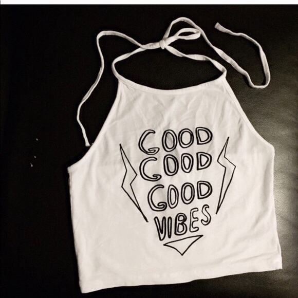 3/30 🌻 Brandy Melville Good Good Vibes halter top - Picture 2 of 3